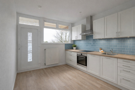 Erstbezug nach Sanierung: 3-fach Glas, Fußbodenhzg, EBK, Balkon - Emden