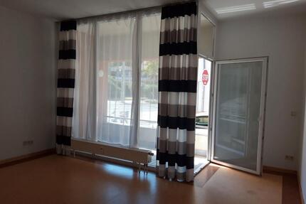 2 Raum mit 72,68 m² und Loggia im EG - Karl-Liebknecht-Straße 17 - Jena Kernberge