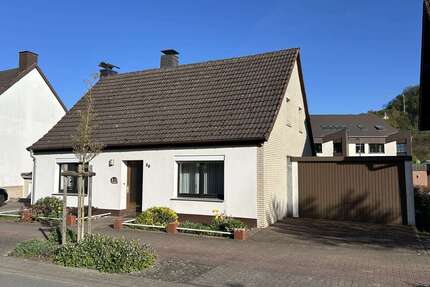 Haus zum Kaufen in Marsberg 125.000,00 € 110 m²