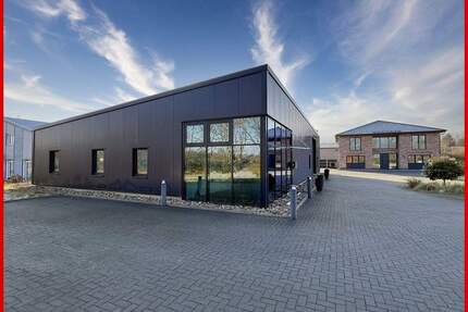 Neuwertiges Wohnhaus mit Halle und Büroteil Arbeiten & Wohnen im modernen Stil - Busdorf