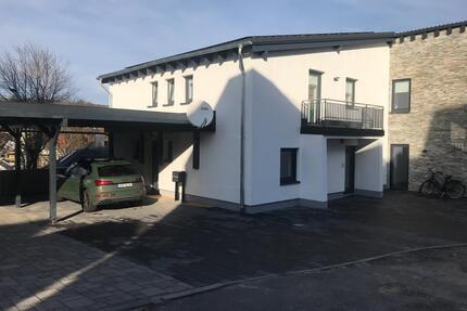 Attraktive 5-Zimmer-EG-Wohnung mit Einbauküche und Balkon in Mels - Melsungen