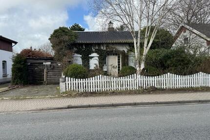 Sanierungsbedürftiges Einfamilienhaus - Jübek