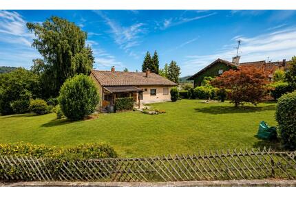 Großzügiges Zweifamilienhaus mit 1.800 m² Grundstück - Vilshofen an der Donau