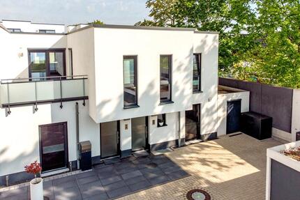 Provisionsfrei von Privat:Neuwertiges Smart-Home-Zweifamilienhaus - Monheim am Rhein