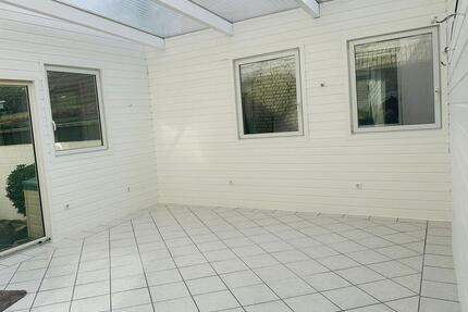 Helle EG Wohnung, Wintergarten & eigener Gartenteil - saniert - Gütersloh