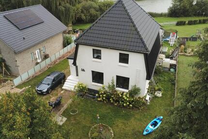 Großzügig saniertes Einfamilienhaus mit Seeblick - Lüdersdorf