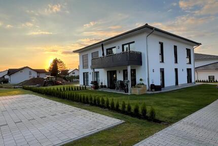 Exklusive 3-Zimmer-Mietwohnung - 810,00&nbsp;EUR Kaltmiete, ca.&nbsp; 73,00&nbsp;m&sup2; in Eichendorf (PLZ: 94428)