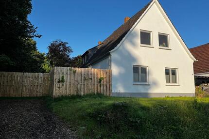 Geräumiges Haus 165 Qm auf 2300 Qm Grundstück mit Bauplatz - Bremen Blumenthal