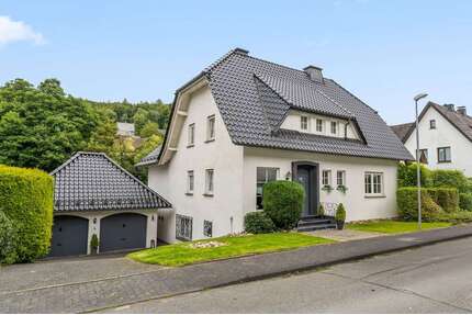 Haus zum Kaufen in Olpe 550.000,00 € 238.91 m²