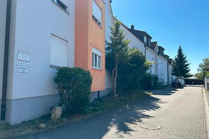 Tiefgaragenstellplatz - 18.700,00&nbsp;EUR Kaufpreis, ca.&nbsp; 28,80&nbsp;m&sup2; in Sachsenheim (PLZ: 74343)