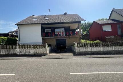 Einfamilienhaus incl.erschlossenem angrenzenden Baugrundstück - Hillesheim