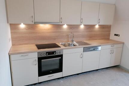 kernsanierte teilmöbilierte Dachgeschoßwohnung, ruhige Lage - Oelde