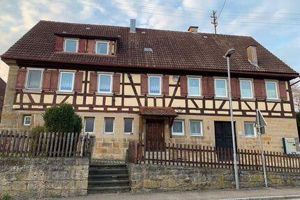 Historisches geräumiges Bauernhaus optional mit Stall und Scheune - Rot am See