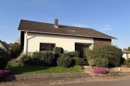 Haus zum Kaufen in Wallerfangen 295.000,00 € 220 m²