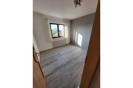 Attraktive 3-Zimmer-Wohnung mit Balkon und Tiefgaragenstellplatz - Speyer