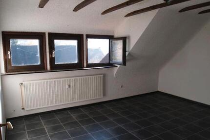 Dachgeschoss 2 ZKB, Autostellplatz - Lebach