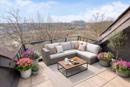 Wohnung zum Kaufen in Düsseldorf 225.000,00 € 92.65 m²