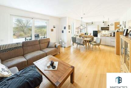 Hochwertige 4-Zimmer-Wohnung in ruhiger Lage mit Balkon und Blick ins Grüne in Hackenheim