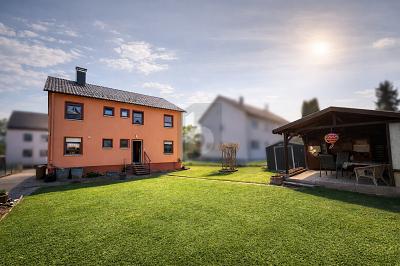 STILVOLL MIT SCHÖNEM GARTENBEREICH - Pforzheim