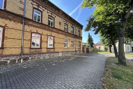 Haus zum Kaufen in Rackwitz OT Zschortau 850.000,00 € 456 m²