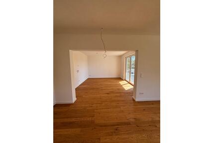 Lichtdurchflutete Wohnung 100 m² Erstbezug - Göppingen Faurndau