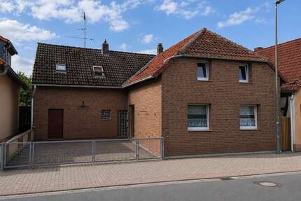 Haus zum Kaufen in Springe 185.000,00 € 135 m²