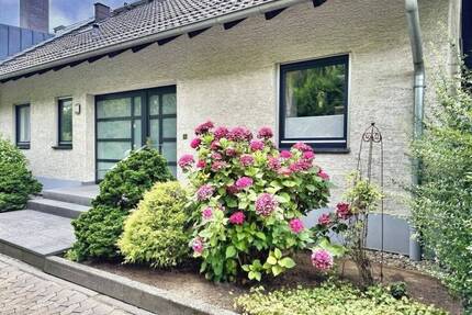 Gepflegtes Einfamilienhaus direkt am Weinberg in Bestlage von Eltville