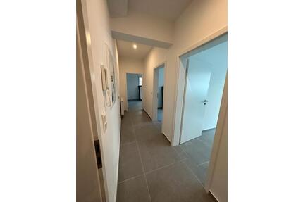 Großzügige 4-Zimmer-Wohnung mit Einfahrt in Stromberg