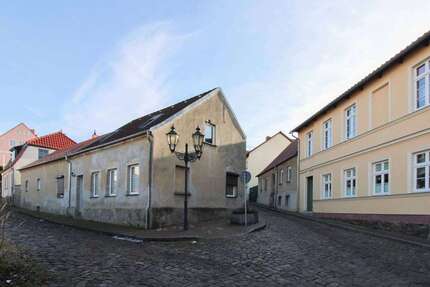 Haus zum Kaufen in Bad Freienwalde (Oder) 79.000,00 € 134.92 m²