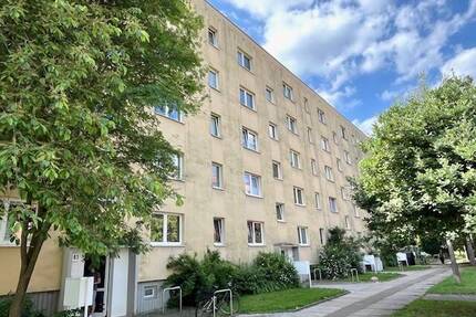 Für Sie in Herrichtung 3-Raum Wohnung im EG mit Waldblick ab 15.Juli 2026 - Schwerin Mueßer Holz
