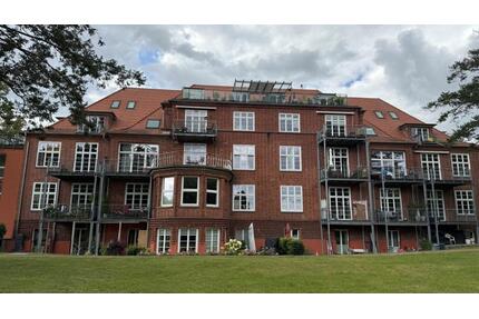 Großzügige 4-Zimmer-Wohnung mit Parkett, 2 Balkone und Seeblick zu mieten! - Schwerin Friedrichsthal