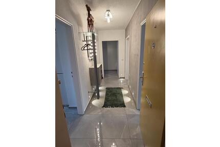 Luxuriöse 3 Zimmer Wohnung voll möblieret zu vermieten. SANIERT - Salzgitter