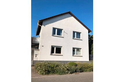 Wohnhaus mit großem Garten - 365.000,00&nbsp;EUR Kaufpreis, ca.&nbsp; 140,00&nbsp;m&sup2; in Großfischlingen (PLZ: 67483)