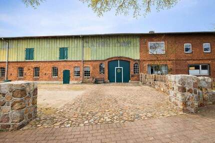 Außergewöhnlich gepflegter Resthof mit zwei Wohneinheiten - provisionsfrei - Luhnstedt