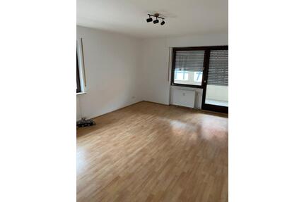Helle 2 Zimmer Wohnung mit Balkon in Leonberg Eltingen - Weil Im Schönbuch