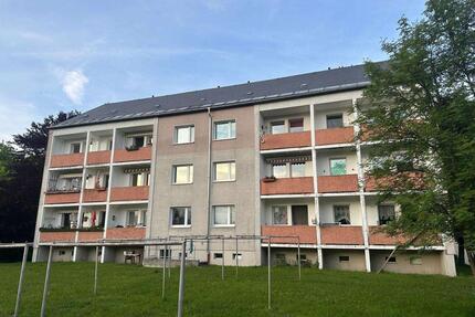 moderne 2-Raum-Wohnung mit Balkon und herrlichem Ausblick in ruhigem Haus - Markneukirchen