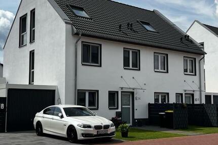 Traumhaus mit eigenem Pool: Doppelhaushälfte BJ21, Kamp-Lintfort