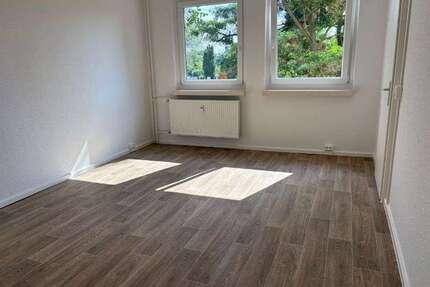 Wohnung zum Mieten in Dessau-Roßlau 326,00 € 32.6 m²