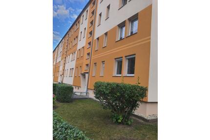 Helle 3-Zimmer Wohnung mit Balkon in Weißenfels West