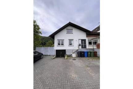 Idyllisches Einfamilienhaus mit Terasse - Roßbach