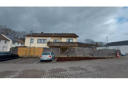 Zweifamilienhaus mit viel Potenzial - Lage