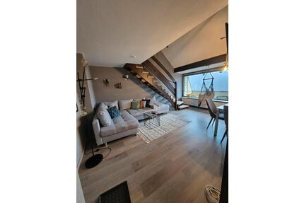 Stilvolle 3-Zimmer Dachgeschosswohnung mit Balkon, Kamin , Garage - Langelsheim