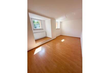 Wohnung zum Mieten in Oelsnitz 460,00 € 76 m²