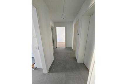 Frisch sanierte 3 Zimmerwohnung - Karlsdorf-Neuthard