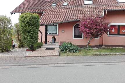 Großzügige EG-Wohnung in gepflegtem 3-Familienhaus inkl. Garage - Marpingen