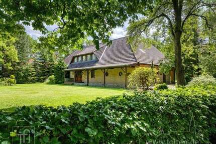 Haus zum Kaufen in Uplengen 425.000,00 € 250 m²