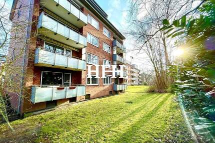 Charmante 3-Zimmer-Wohnung mit solidem Fundament und viel Entwicklungspotenzial - Hamburg Lokstedt