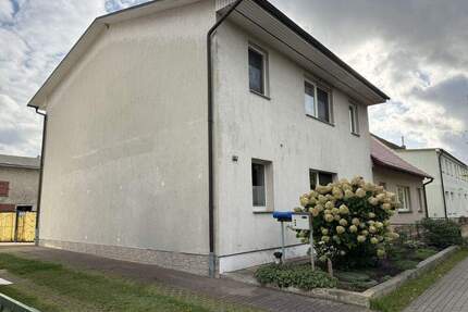 Sommeraktion!! Charmantes, liebevoll saniertes großes DHH mit viel Nebengelass, Scheune, Garage, Garten in einer ruhigen waldreichen Umgebung - Meiersberg