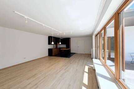 Haus zum Mieten in Gauting-Königswiesen 2.805,00 € 165 m²