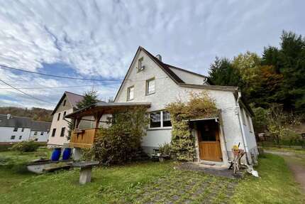 Haus zum Kaufen in Schleusingen 55.000,00 € 136 m²